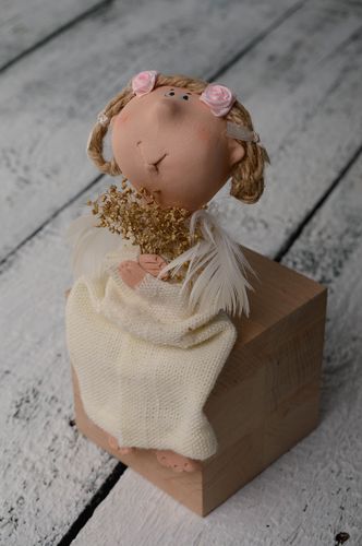 Ceramic figurine of sitting angel - MADEheart.com