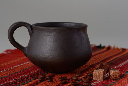 Глиняная чашка ручной работы чернодымленная красивая объемом 300 мл - MADEheart.com