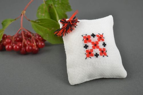 Pin cushion handmade home decor sewing accessories embroidery kits gifts for mom - MADEheart.com