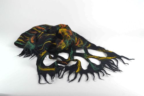 Écharpe laine faite main Accessoire femme noir motif Cadeau femme original - MADEheart.com