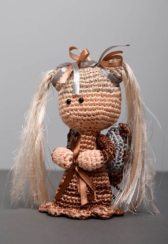 Poupée décorative tricotée avec clochette  - MADEheart.com