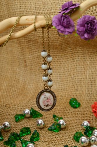 Pendentif fait main Bijou tendance Accessoire pour femme Cadeau original - MADEheart.com