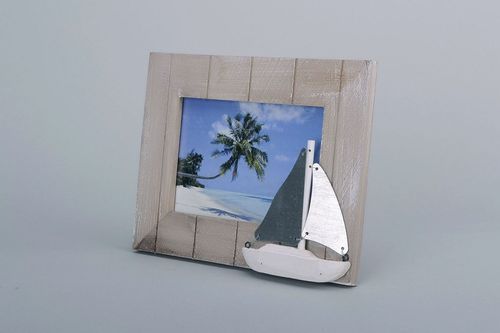 Photo frame made of alder wood - MADEheart.com
