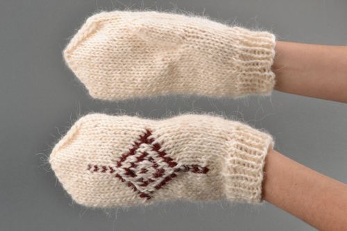 Knitted wool mittens - MADEheart.com