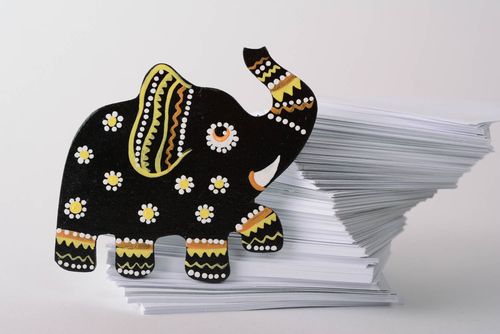 Schöner schwarz weißer Elefant Kühlschrankmagnet aus Holz handgemacht originell - MADEheart.com
