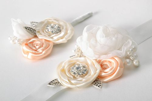 Set of boutonnieres for groomsmen - MADEheart.com