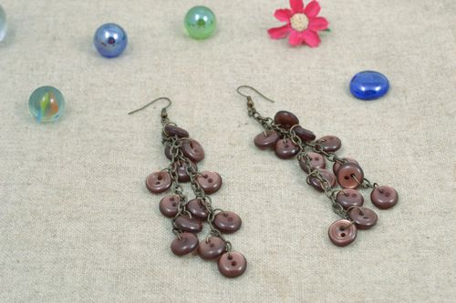 Boucles doreilles artisanales pendantes avec boutons faites main cadeau - MADEheart.com