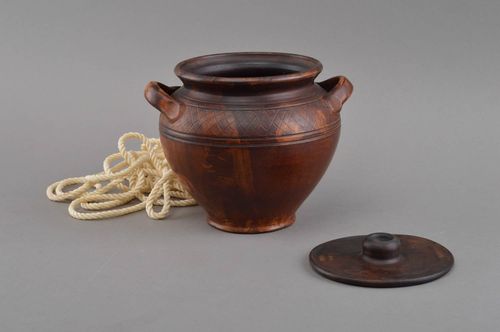 30 oz ceramic glazed cooking pot with a lid and handles with Greek-style patterns 1,5 lb - MADEheart.com