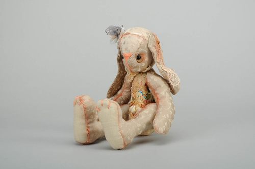 Brinquedo macio Coelho Kirill - MADEheart.com