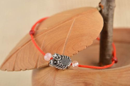 Stylish handmade thread bracelet fashion tips casual jewelry designs gift ideas - MADEheart.com