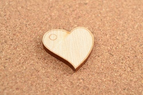 Handmade Holzartikel zum Gestalten Miniatur Figur Holz Rohlinge zum Bemalen Herz - MADEheart.com