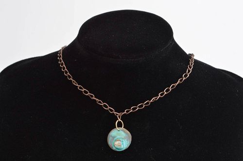 Pendentif rond Bijou fait main cuivre quartz design original Accessoire mode - MADEheart.com