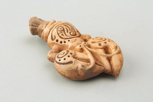 Silbato de cerámica en forma de cangrejo - MADEheart.com