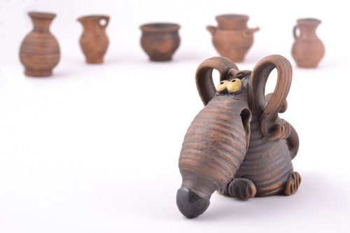 Figura cerámica artesanal en técnica de cocción a través de la leche Perro - MADEheart.com