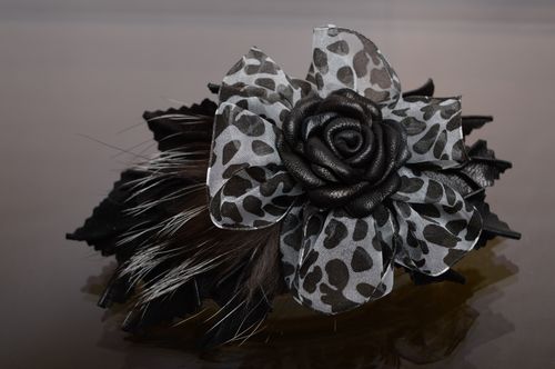 Blume Haarspange aus Leder  - MADEheart.com
