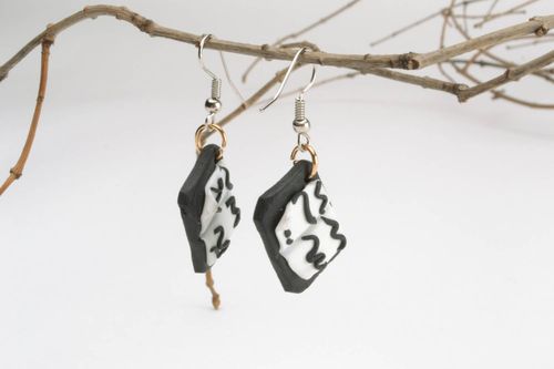 Brincos de cerâmica plástica Livros - MADEheart.com