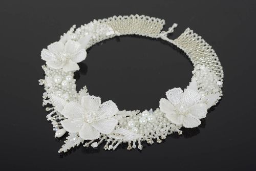 Beautiful design handmade womens beaded flower necklace white - MADEheart.com