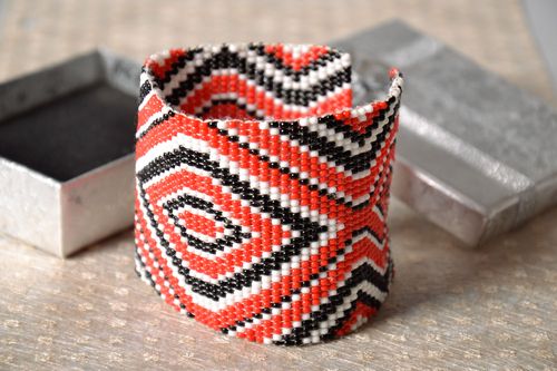 Fashionable beaded bracelet - MADEheart.com