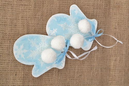 Wand Deko Fäustlinge - MADEheart.com