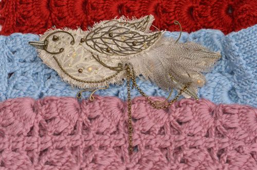 Брошь ручной работы дизайнерское украшение текстильная брошь серая птица - MADEheart.com