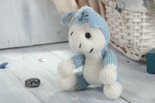 Décoration peluche fait main Jouet enfant Cadeau original dragon tricoté doux - MADEheart.com