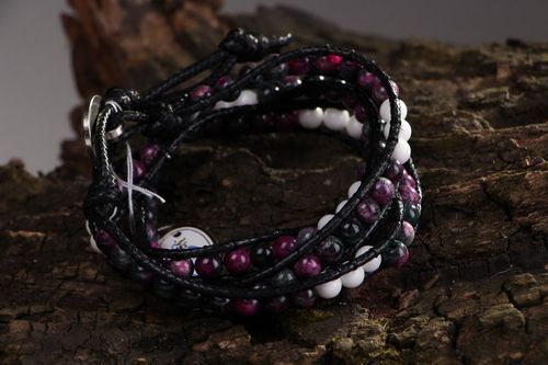 Bracelet with purple and white agate - MADEheart.com