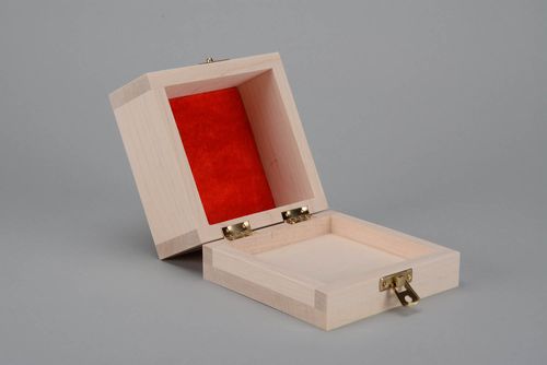 Wooden blank box with lock - MADEheart.com