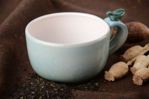 Taza de cerámica artesanal pintada con esmalte con capacidad de 300 ml de color azul - MADEheart.com