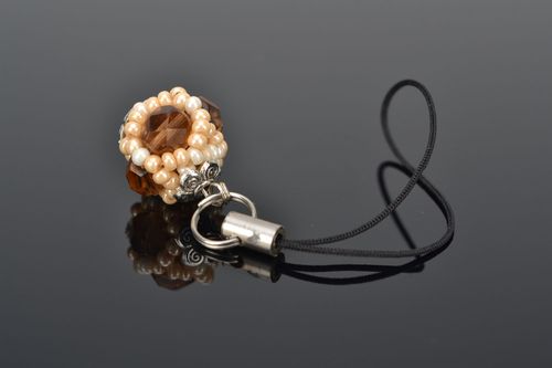 Porte-clefs original en perles de rocaille et en verre - MADEheart.com