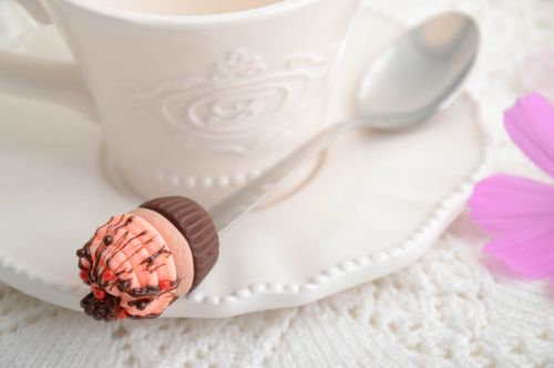 Cucchiaino decorato a mano con argilla polimerica masserizia di cucina - MADEheart.com