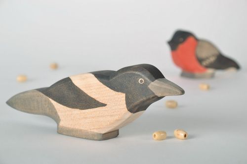 Wooden figurine Magpie - MADEheart.com