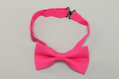 Noeud papillon en tissu de coton naturel original fait main de couleur rose - MADEheart.com