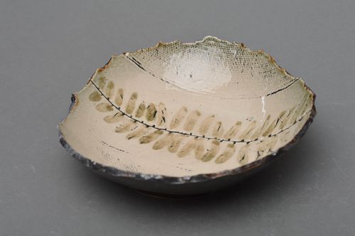 Tiefe schöne Schüssel aus Porzellan mit Glasur Bemalung künstlerische Handarbeit - MADEheart.com