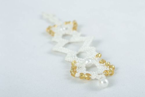 White macrame bracelet - MADEheart.com