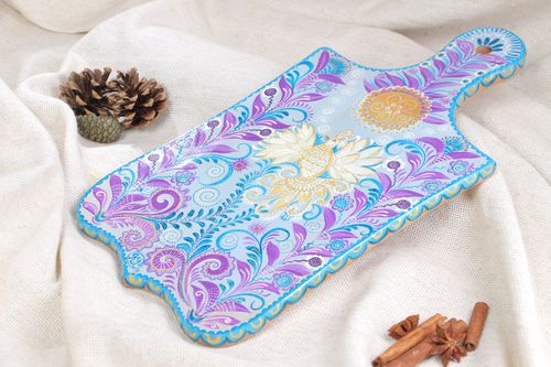 Tabla de cortar artesanal de madera pintada a mano - MADEheart.com