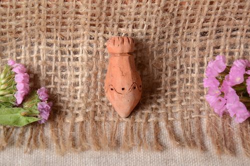 Beautiful handcrafted ceramic neck pendant clay pendant casual jewelry designs - MADEheart.com