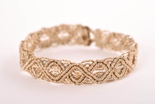 Pulsera de hilos macramé hecha a mano bisutería de moda accesorio para mujer - MADEheart.com