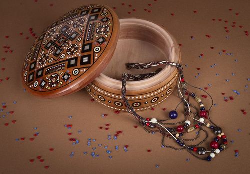 Scatola di legno fatta a mano Cofanetto intarsiato Scrigno con intarsi - MADEheart.com