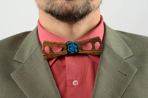 Wooden handmade bow tie - MADEheart.com