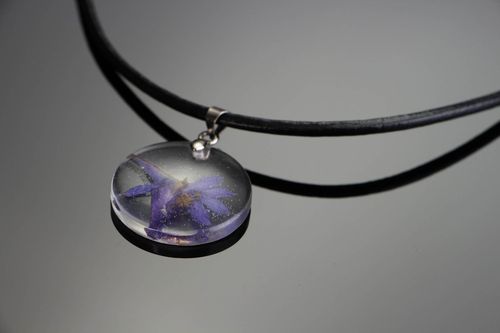 Pendant with flower and epoxy  - MADEheart.com