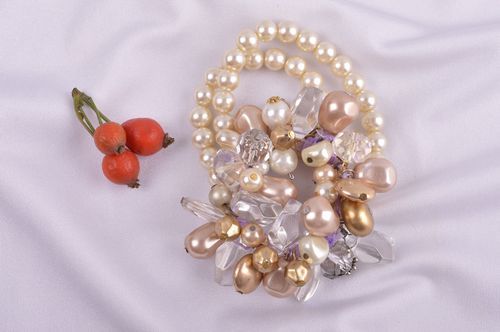 Armband Frauen handgefertigt Designer Schmuck Mode Accessoire hell originell - MADEheart.com