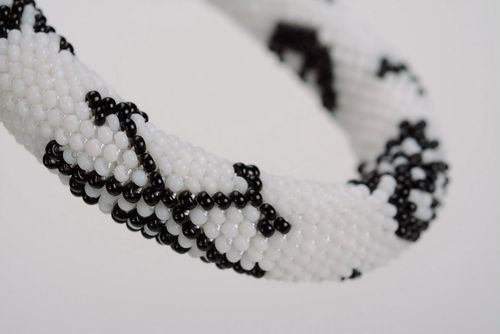 Bracelet of Czech beads Skull - MADEheart.com