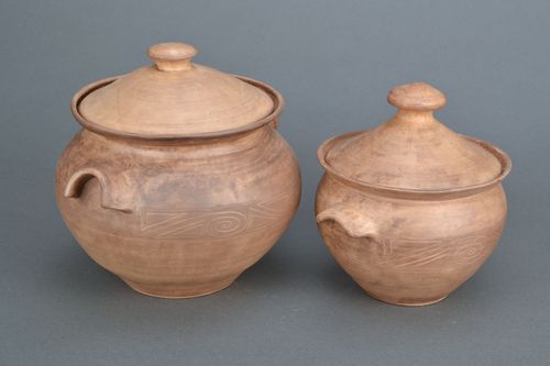 Clay pot made using milk firing technique - MADEheart.com