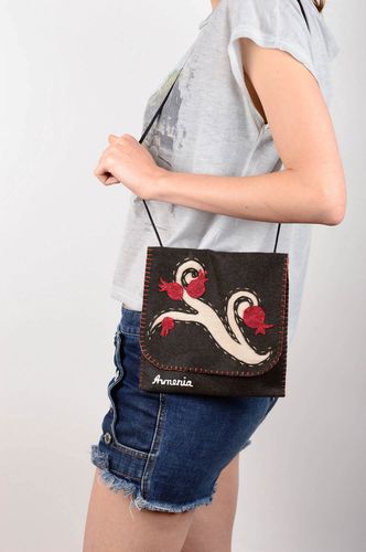 Sac bandoulière fait main Sac à main Accessoire femme feutre grenat Arménie - MADEheart.com