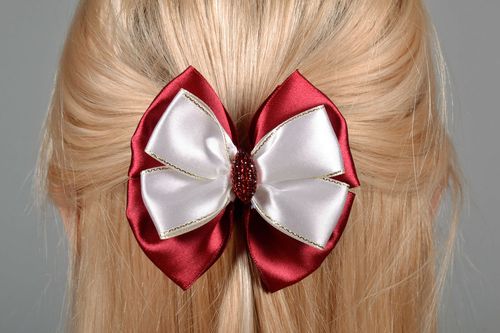 Hair clip in the shape of a bow - MADEheart.com