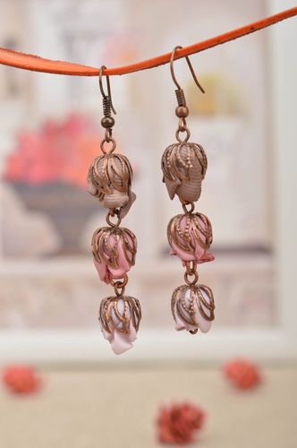 Orecchini pendenti in tessuto fatti a mano bigiotteria originale da donna - MADEheart.com