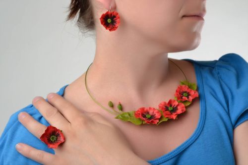Set de collier boucles doreilles et bague porcelaine froide Pavots faits main - MADEheart.com