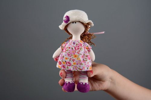 Knitted dolly - MADEheart.com