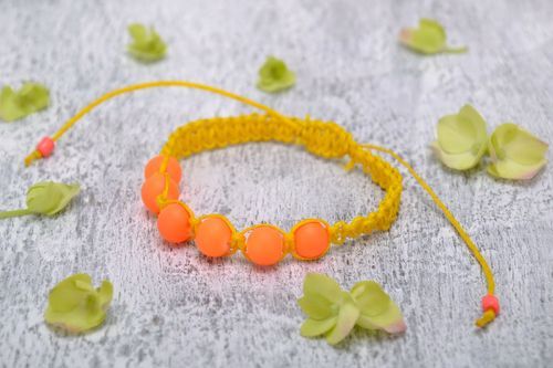 Orange wrist bracelet - MADEheart.com