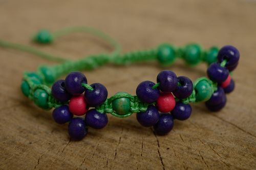 Macrame woven bracelet with wooden beads - MADEheart.com